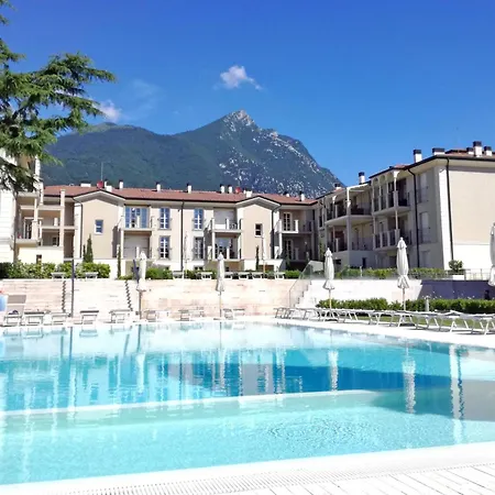 Garda Blue Sul - Con Piscina, Solarium E Box * Toscolano-Maderno