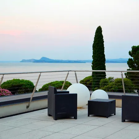 Appartamento Garda Blue Sul - Con Piscina, Solarium E Box Toscolano-Maderno