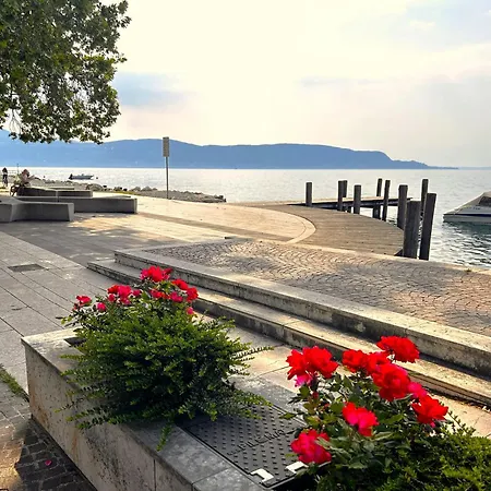 Appartamento Garda Blue Sul - Con Piscina, Solarium E Box